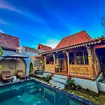 Pradnya Villa By Prasi