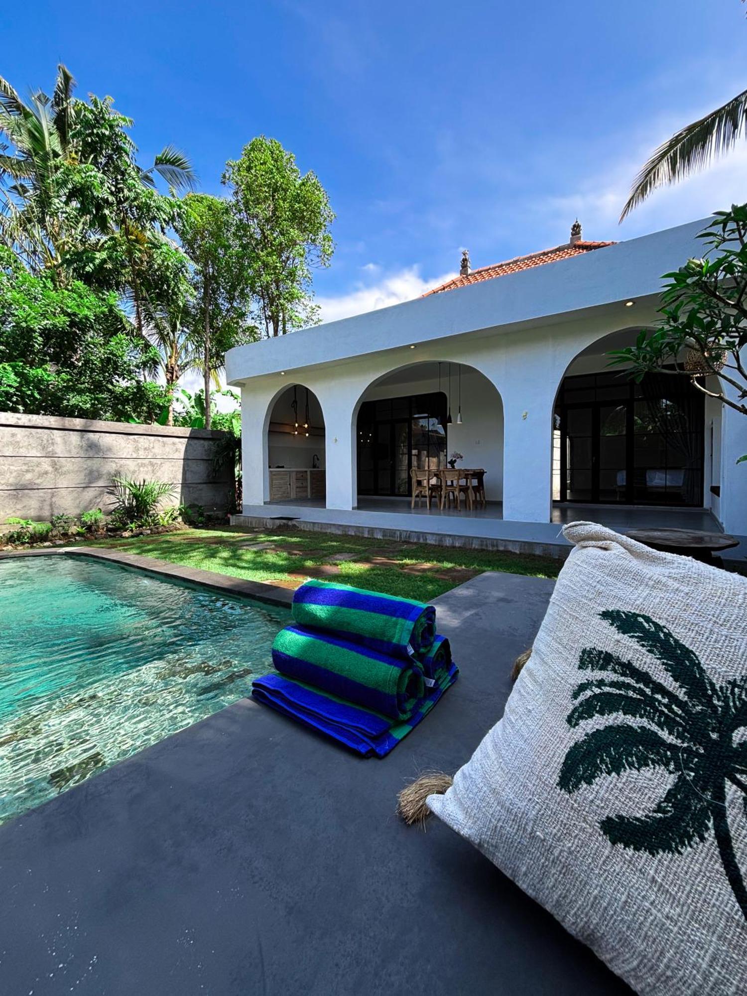 Villa Pradnya By Prasi